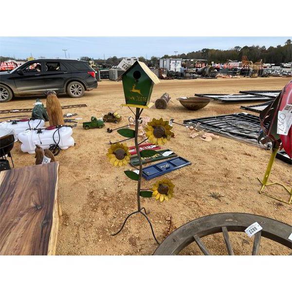 JOHN DEERE & SUNFLOWER BIRDHOUSE