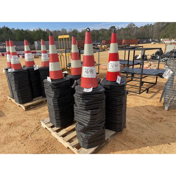(25) SAFETY CONES