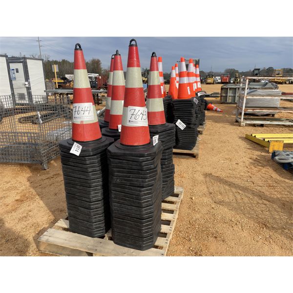(25) SAFETY CONES
