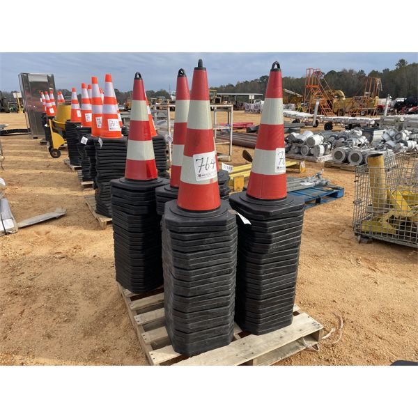 (25) SAFETY CONES