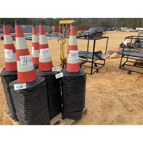 (25) SAFETY CONES