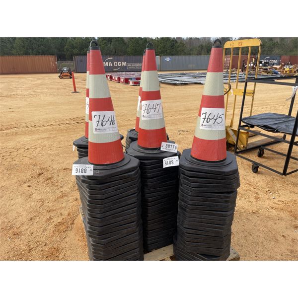 (25) SAFETY CONES