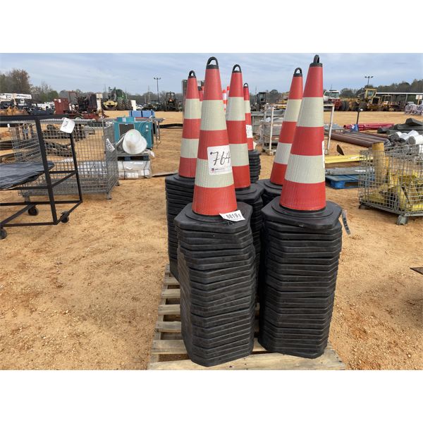 (25) SAFETY CONES