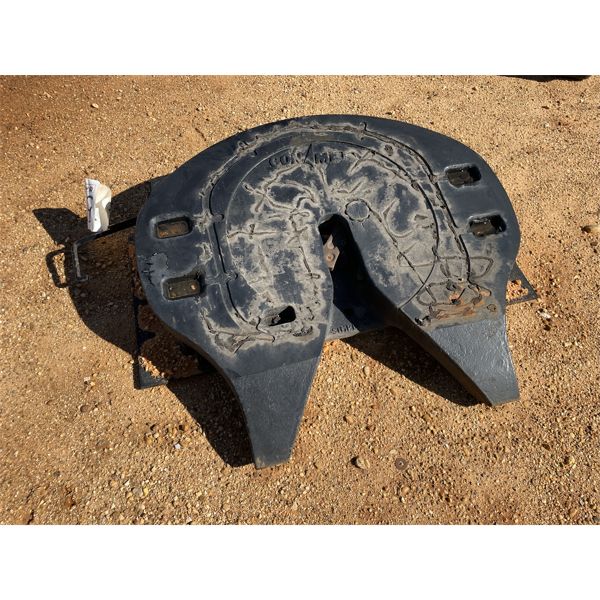 FIFTH WHEEL HITCH PLATE J.M. Wood Auction Company, Inc.