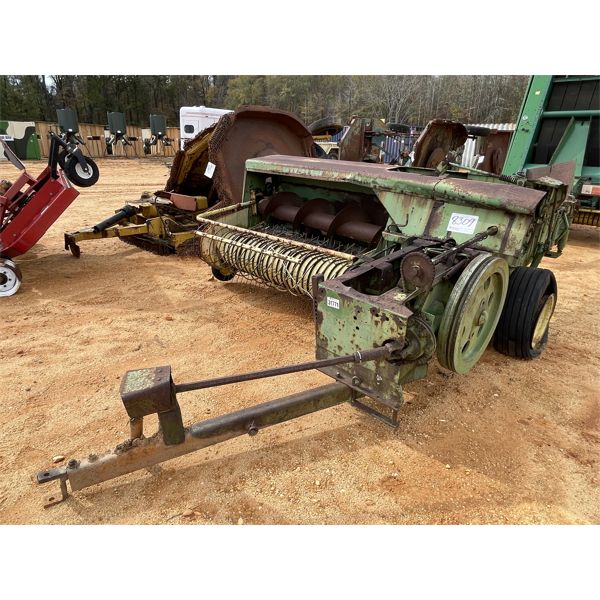 JOHN DEERE 346 SQUARE Baler