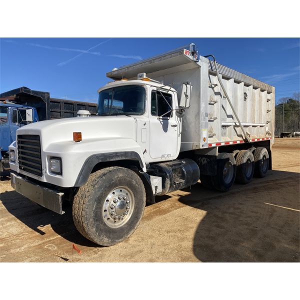 2002 MACK RD688S Dump Truck