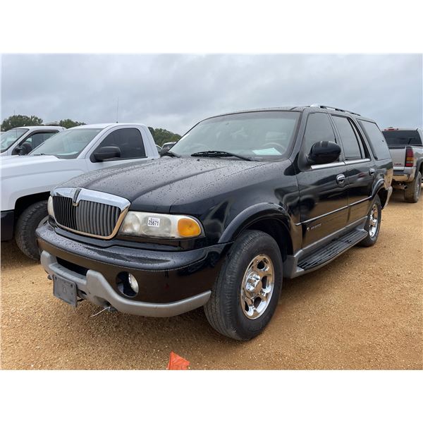 2001 LINCOLN NAVIGATOR SUV