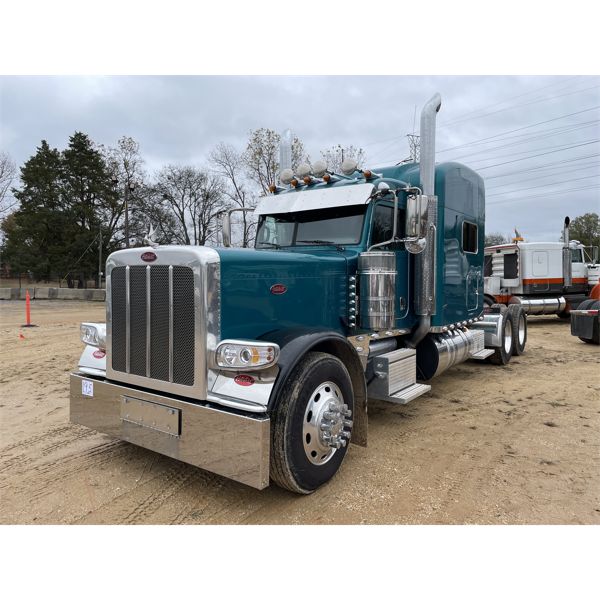 2023 PETERBILT 389 Sleeper Truck