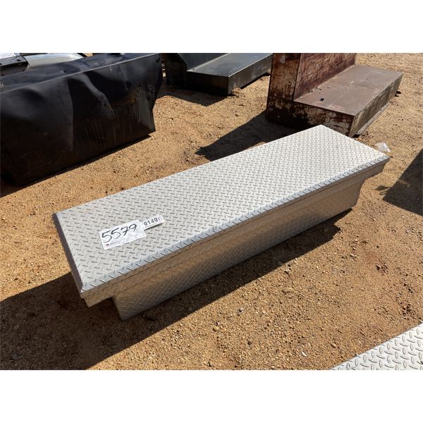 DIAMOND PLATE TOOLBOX