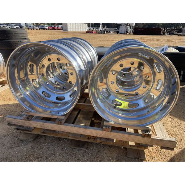 (6) FREIGHTLINER PATTERN ALUMINUM 8.25 x 22.5 RIMS
