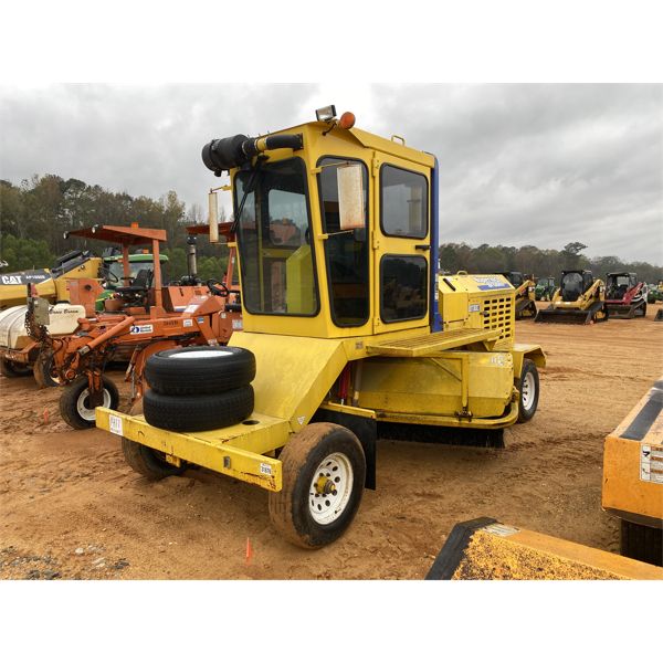 2014 SUPERIOR DT80CT Broom