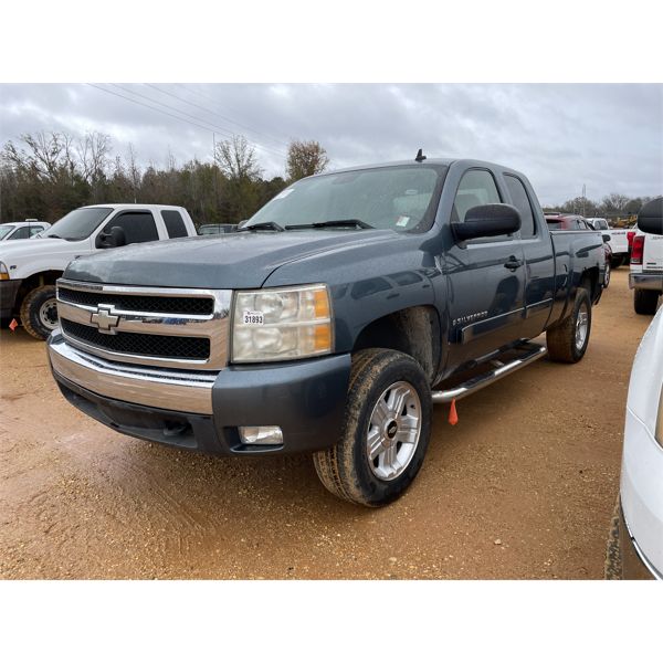 2007 CHEVROLET SILVERADO LT Z71 Pickup Truck