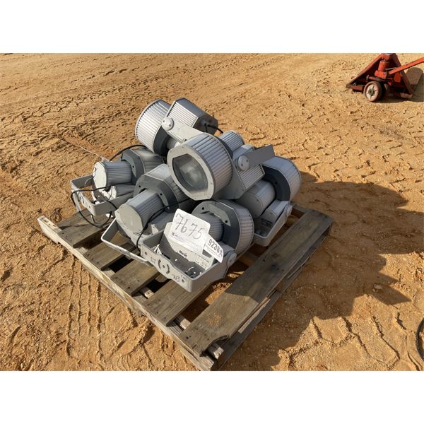 (8) MARTIN EXTERIOR 200 STAGE LIGHTS