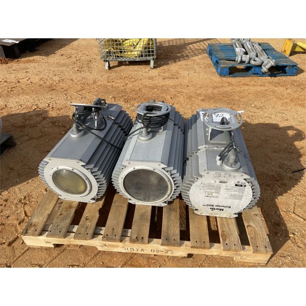 (3) MARTIN EXTERIOR 600 STAGE LIGHTS