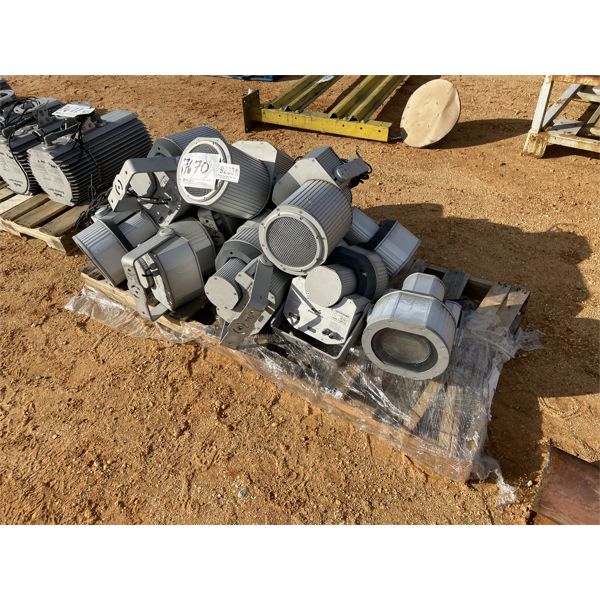 (11) MARTIN EXTERIOR 200 STAGE LIGHTS