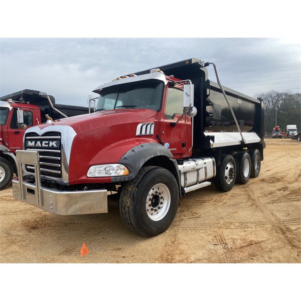 2015 MACK GU813 Dump Truck