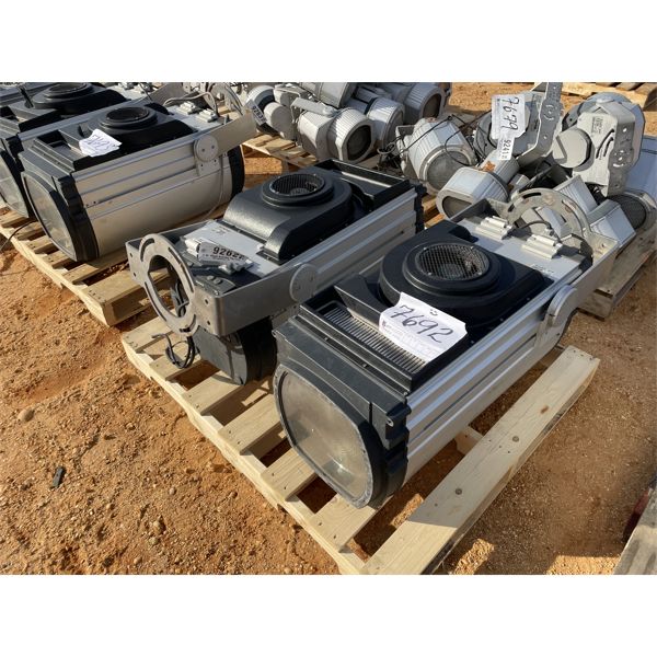 (2) MARTIN EXTERIOR 1200 STAGE LIGHTS