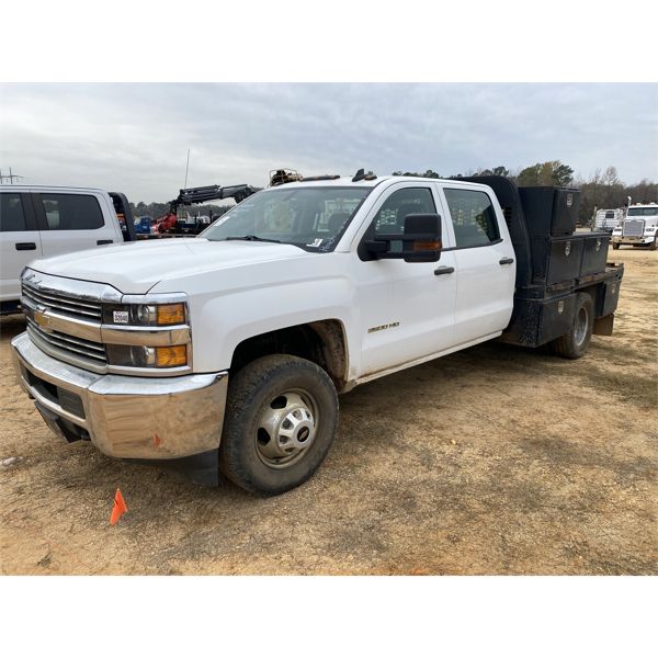 2017 CHEVROLET 3500 Flatbed Truck