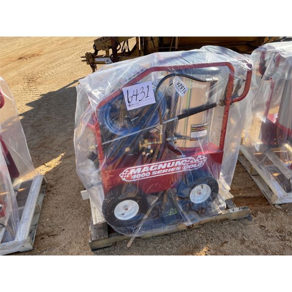 MAGNUM 4000 SERIES HOT WATER Pressure Washer