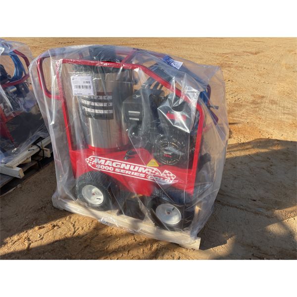 MAGNUM 4000 SERIES HOT WATER Pressure Washer