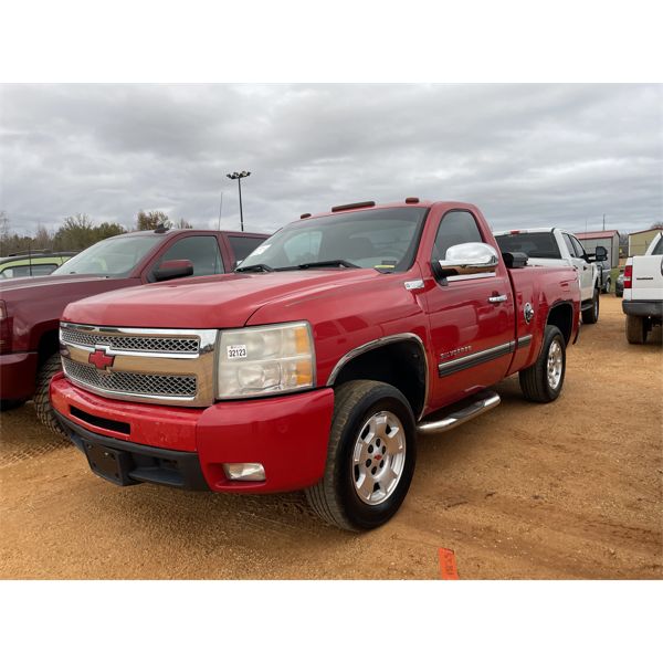 2010 CHEVROLET SILVERADO Z73 Pickup Truck