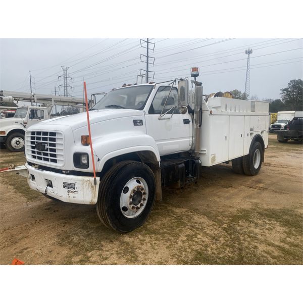 2000 CHEVROLET C7500 Winch Truck