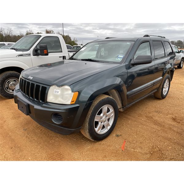 2005 JEEP GRAND CHEROKEE LAREDO SUV