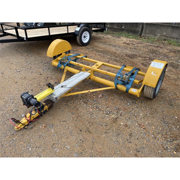 AUTOMOBILE TOW DOLLY