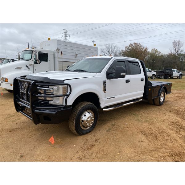 2018 FORD F350 XL Flatbed Truck