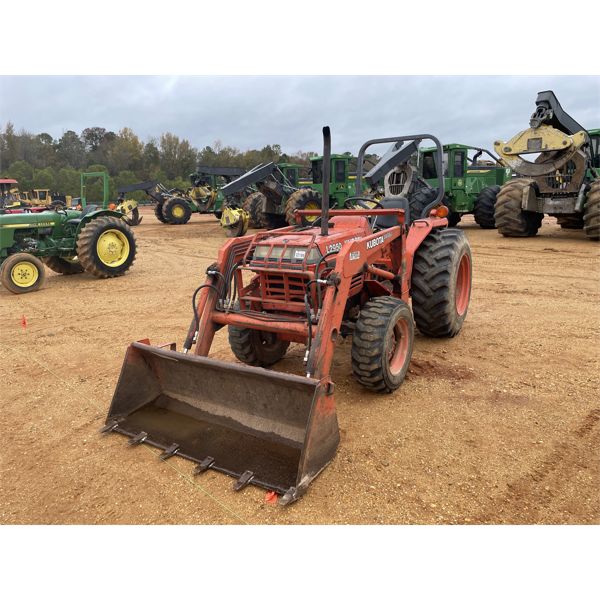 KUBOTA L2950 Farm Tractor