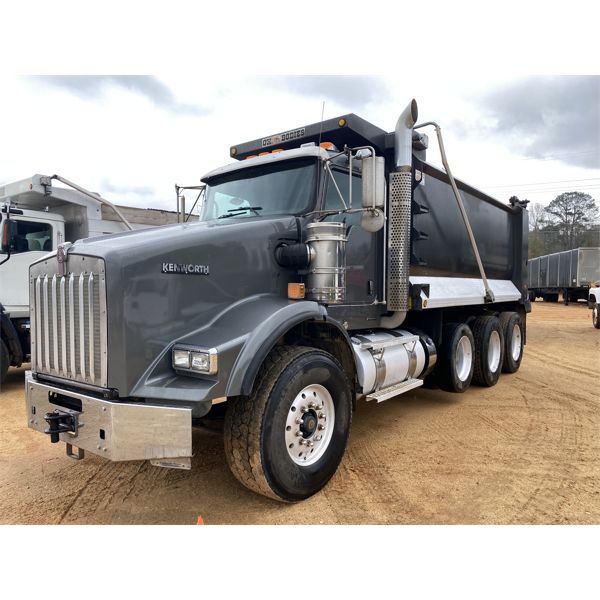 2016 KENWORTH T800 Dump Truck