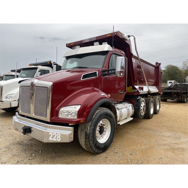 2022 KENWORTH T880 Dump Truck