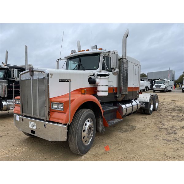 2008 KENWORTH W900 Sleeper Truck