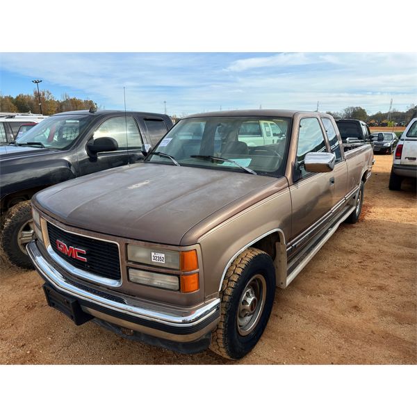 1994 GMC 2500 SLE Pickup Truck
