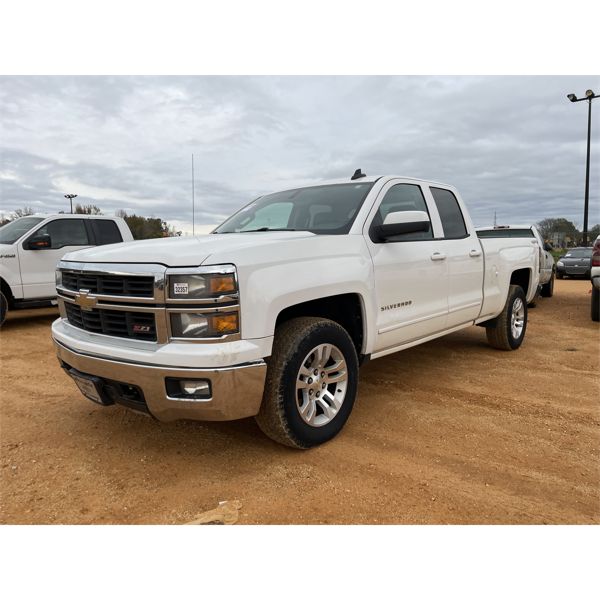 2015 CHEVROLET SILVERADO LT Pickup Truck