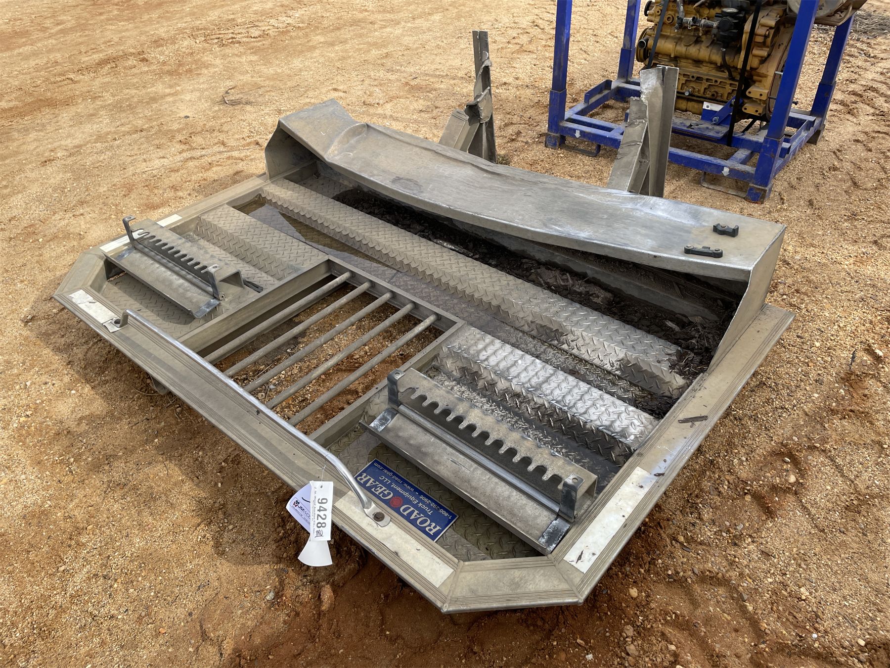 ALUMINUM HEADACHE RACK J.M. Wood Auction Company, Inc.