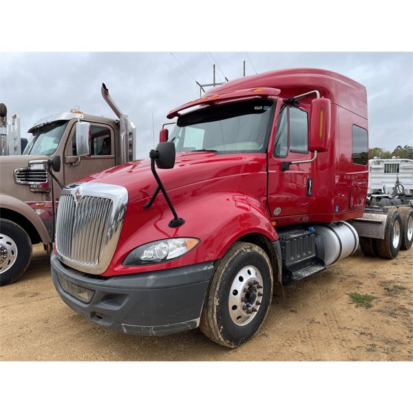 2017 INTERNATIONAL PROSTAR + 122 Sleeper Truck