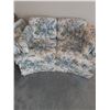 Image 2 : Floral Loveseat - 63W x 33D x 29H