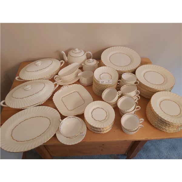 Lady Devonish Plate Setting & Serving Dishes