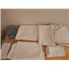 Image 1 : Assorted Table Linens