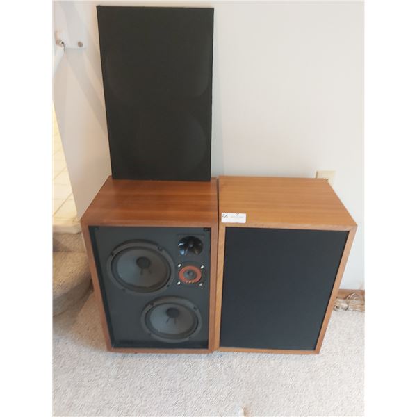 2 Floor Speakers
