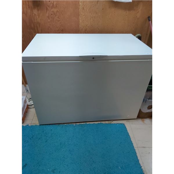 Frigidaire Deep Freeze 48 Long x 29 1/2 Deep x 35 High