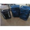 Image 2 : 3 Suit Cases