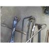 Image 2 : Wrecking Bars, Tire Wrench, Prys