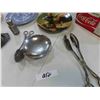 Image 5 : Turkey Tray, Silverware, Coke Bottles in Carrier 