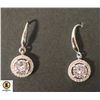 Image 1 : 2 X 1 CT SURROUNDED BY HALO EARRINGS