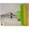 Image 1 : GREEN EXPANDABLE FLOOR MOP NEW