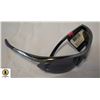 Image 1 : NEW PAIR OF FOSTER GRANT SUNGLASSES