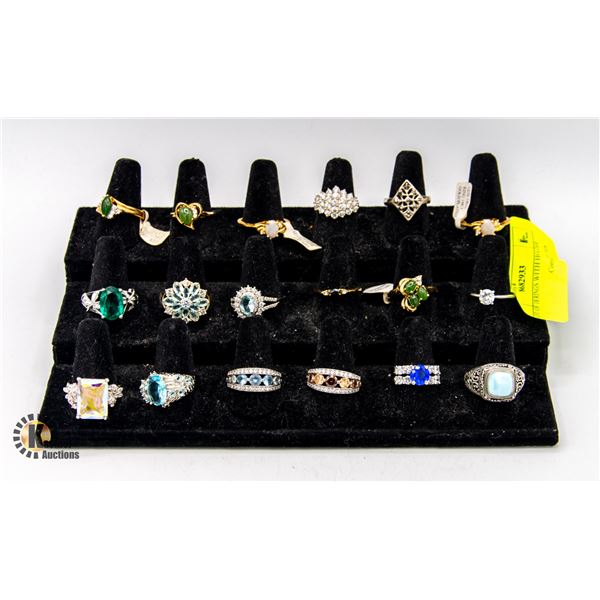 LOT OF 18 RINGS WITH HOLDER