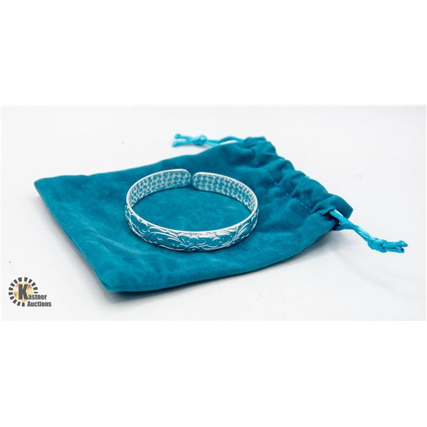 NEW .925 BANGLE IN BLUE CLOTH POUCH